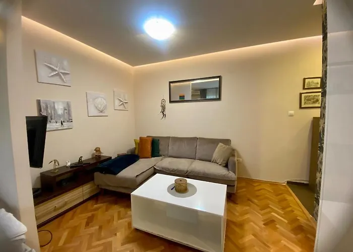 Center 1 Διαμέρισμα *